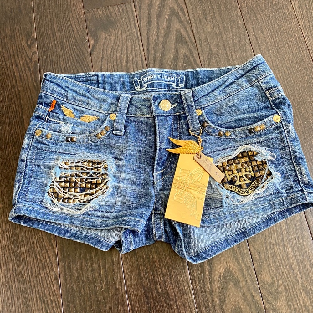 Robin’s jean shorts